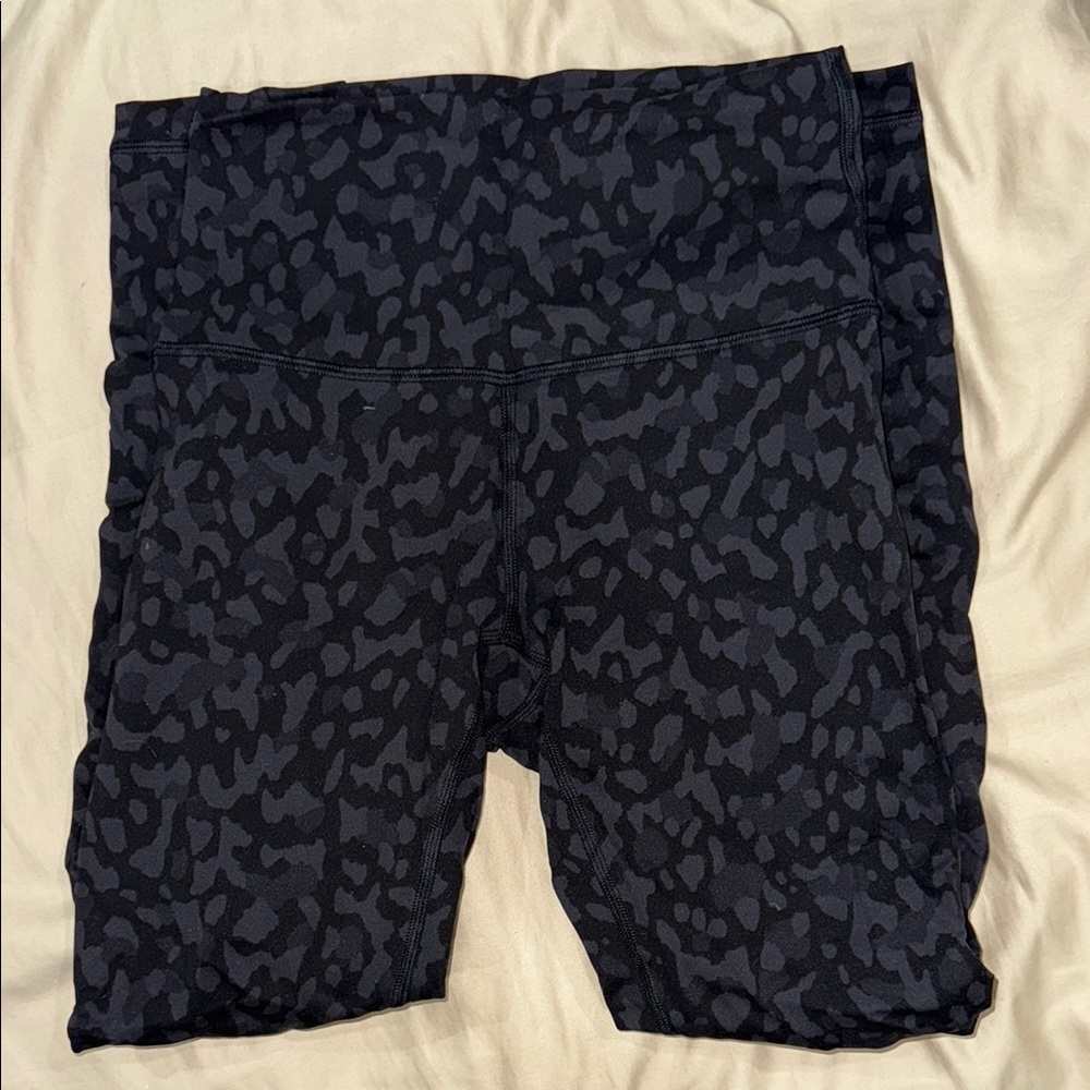 Lululemon Wunder Train High Rise Tight 25’ in Formation Camo